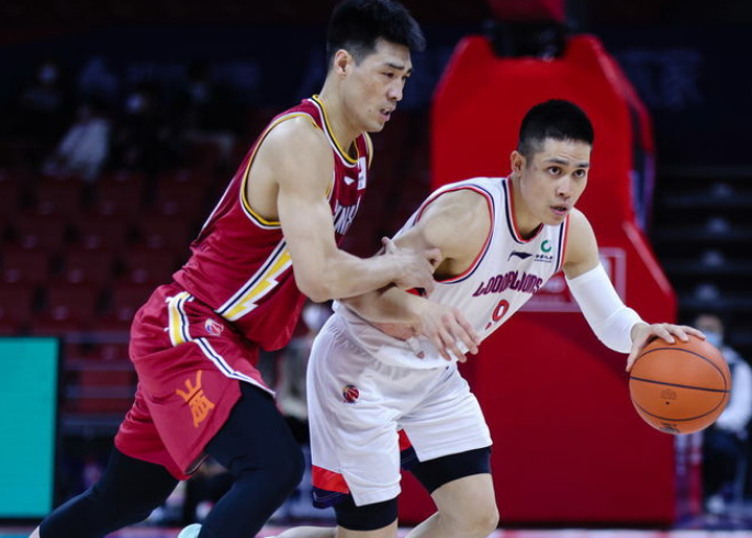 开云体育官网中国官网-包含法甲赛程吃紧，广州队赛后再遭质疑，更衣室稳定，阵容厚度经受考验的词条